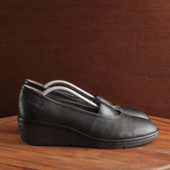 Fly London Shoes Womens SZ EU 40 US 9-9.5 Black Numa Leather Slip On Wedge Shoes - Picture 1 of 11